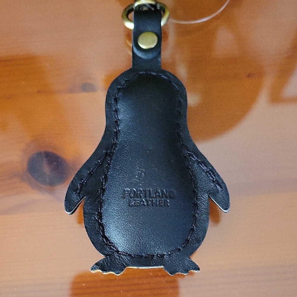 Portland Leather Black Penguin Keychain - Picture 3 of 5
